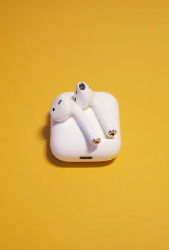 to charge airpods can i get airpods without the case